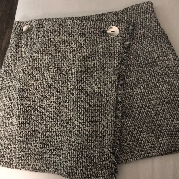 Zara ladies skort - Picture 5 of 5